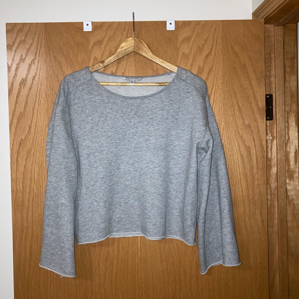 Wide sleeve cropped sweater